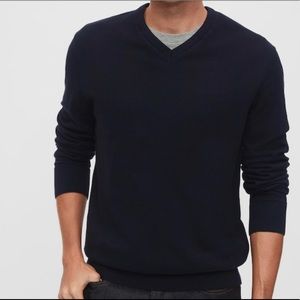 Gap Mainstay V-Neck Navy 💯% Cotton Sweater. XL.